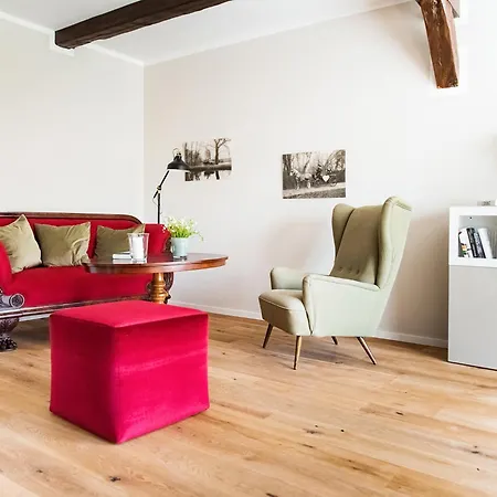 Gut Petersdorf - Ideal Für Familien Und Hunde - Mit Kamin, Parkblick, Terrasse, Eingezäuntem Garten Und E-ladestation