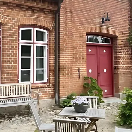 Apartment Gut Petersdorf - Ideal Für Familien Und Hunde - Mit Kamin, Parkblick, Terrasse, Eingezäuntem Garten Und E-ladestation