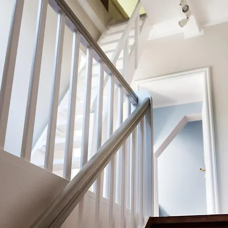 Apartment Gut Petersdorf - Ideal Für Familien Und Hunde - Mit Kamin, Parkblick, Terrasse, Eingezäuntem Garten Und E-ladestation Lensahn