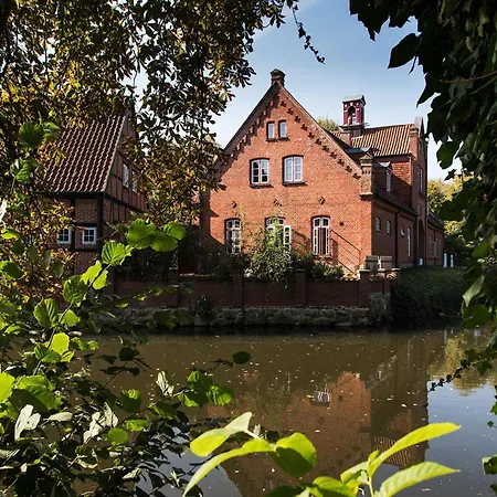 Gut Petersdorf - Ideal Für Familien Und Hunde - Mit Kamin, Parkblick, Terrasse, Eingezäuntem Garten Und E-ladestation Apartment Lensahn