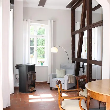 Apartment Gut Petersdorf - Ideal Für Familien Und Hunde - Mit Kamin, Parkblick, Terrasse, Eingezäuntem Garten Und E-ladestation Lensahn