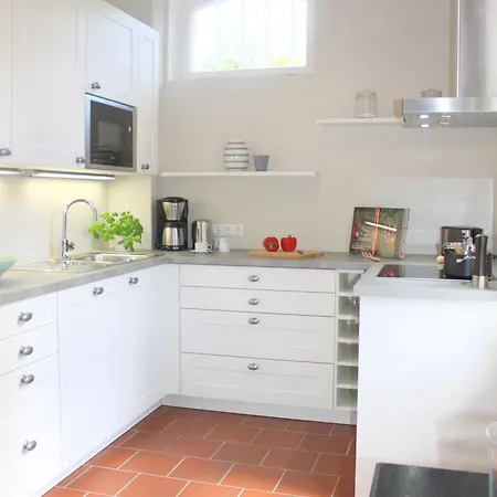 Apartment Gut Petersdorf - Ideal Für Familien Und Hunde - Mit Kamin, Parkblick, Terrasse, Eingezäuntem Garten Und E-ladestation Lensahn
