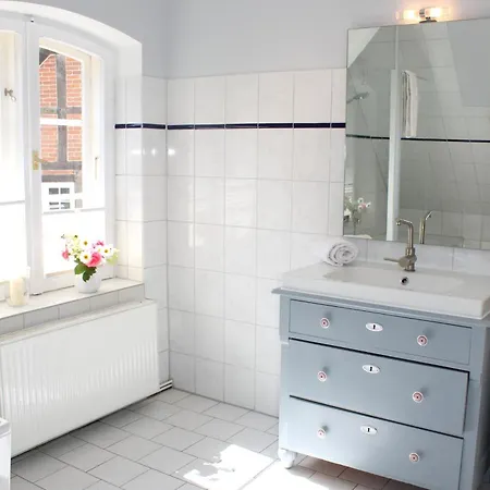 Gut Petersdorf - Ideal Für Familien Und Hunde - Mit Kamin, Parkblick, Terrasse, Eingezäuntem Garten Und E-ladestation Apartment Lensahn