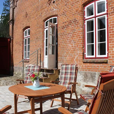 Gut Petersdorf - Ideal Fuer Familien Und Hunde - Mit Kamin, Parkblick, Terrasse Und Eingezaeuntem Garten Apartmán