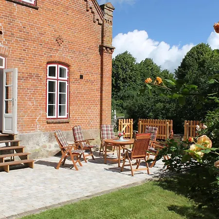 Apartmán Gut Petersdorf - Ideal Fuer Familien Und Hunde - Mit Kamin, Parkblick, Terrasse Und Eingezaeuntem Garten Lensahn