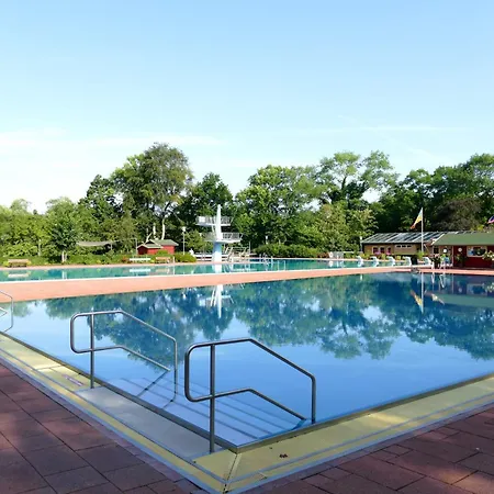 Gut Petersdorf - Ideal Für Familien Und Hunde - Mit Kamin, Parkblick, Terrasse, Eingezäuntem Garten Und E-ladestation Apartment Lensahn