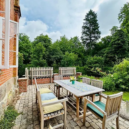 Gut Petersdorf - Ideal Für Familien Und Hunde - Mit Kamin, Parkblick, Terrasse, Eingezäuntem Garten Und E-ladestation Apartment Lensahn